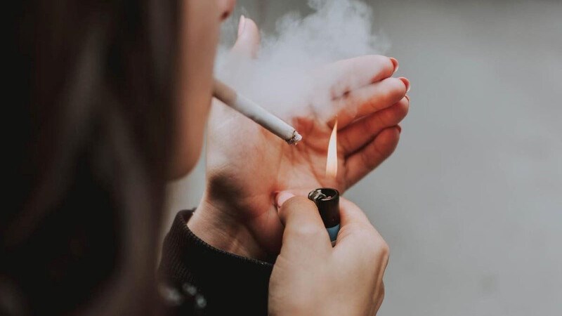 Ảnh 1. Hút thuốc gây ảnh hưởng đến khả năng sinh sản